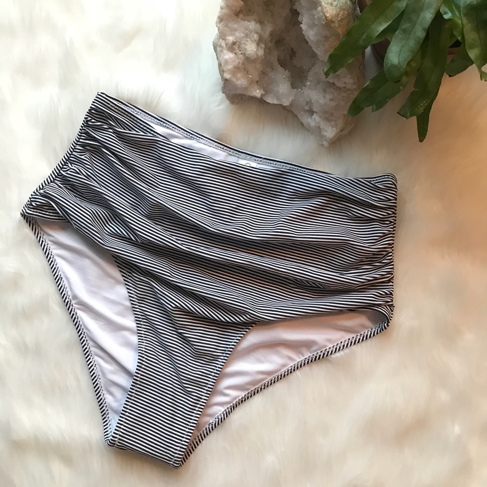 NWOT Cupshe high waisted bikini bottoms